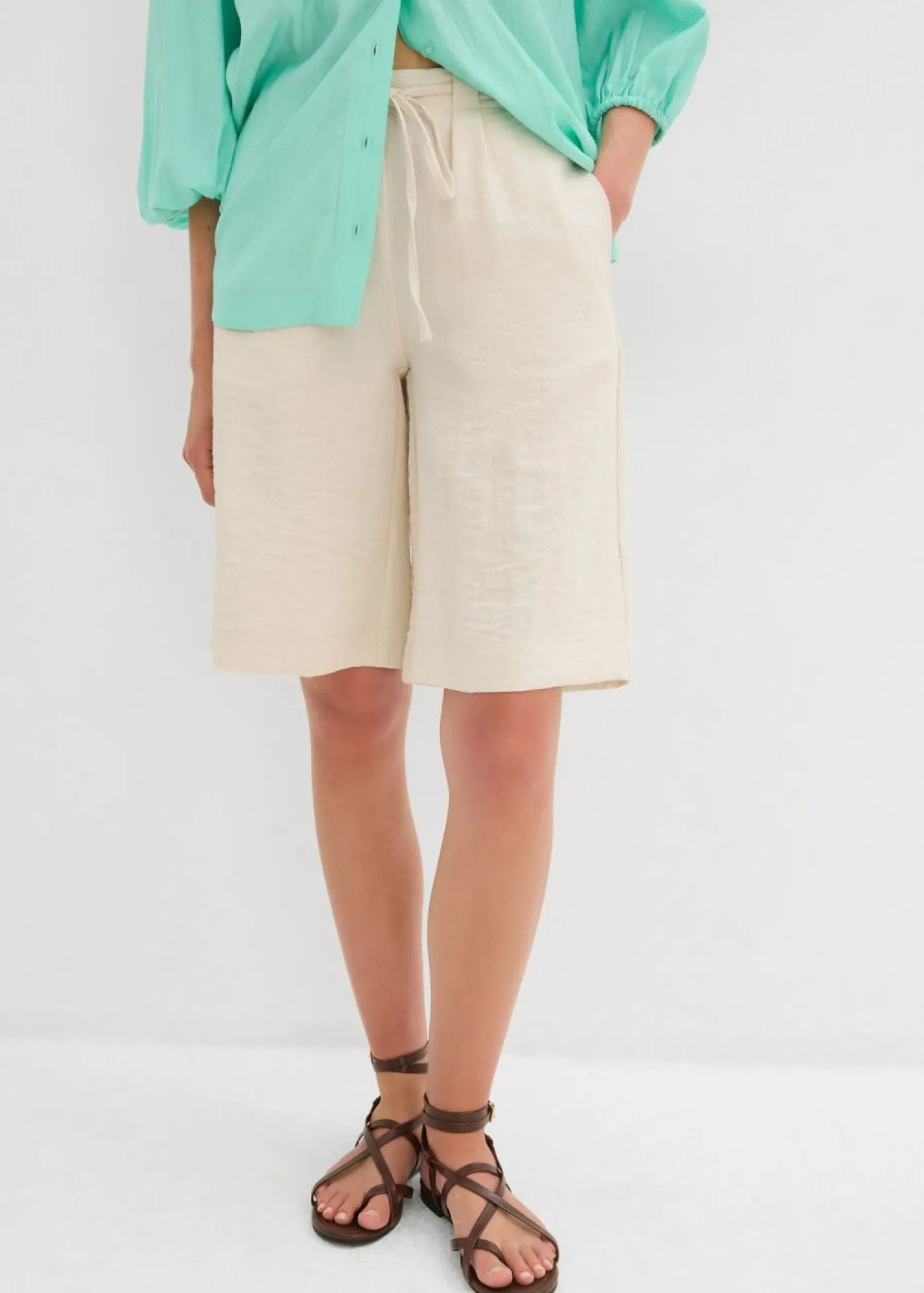 Outlet Bermudas de mezcla de viscosa fluida Mujer Shorts|Pantalones