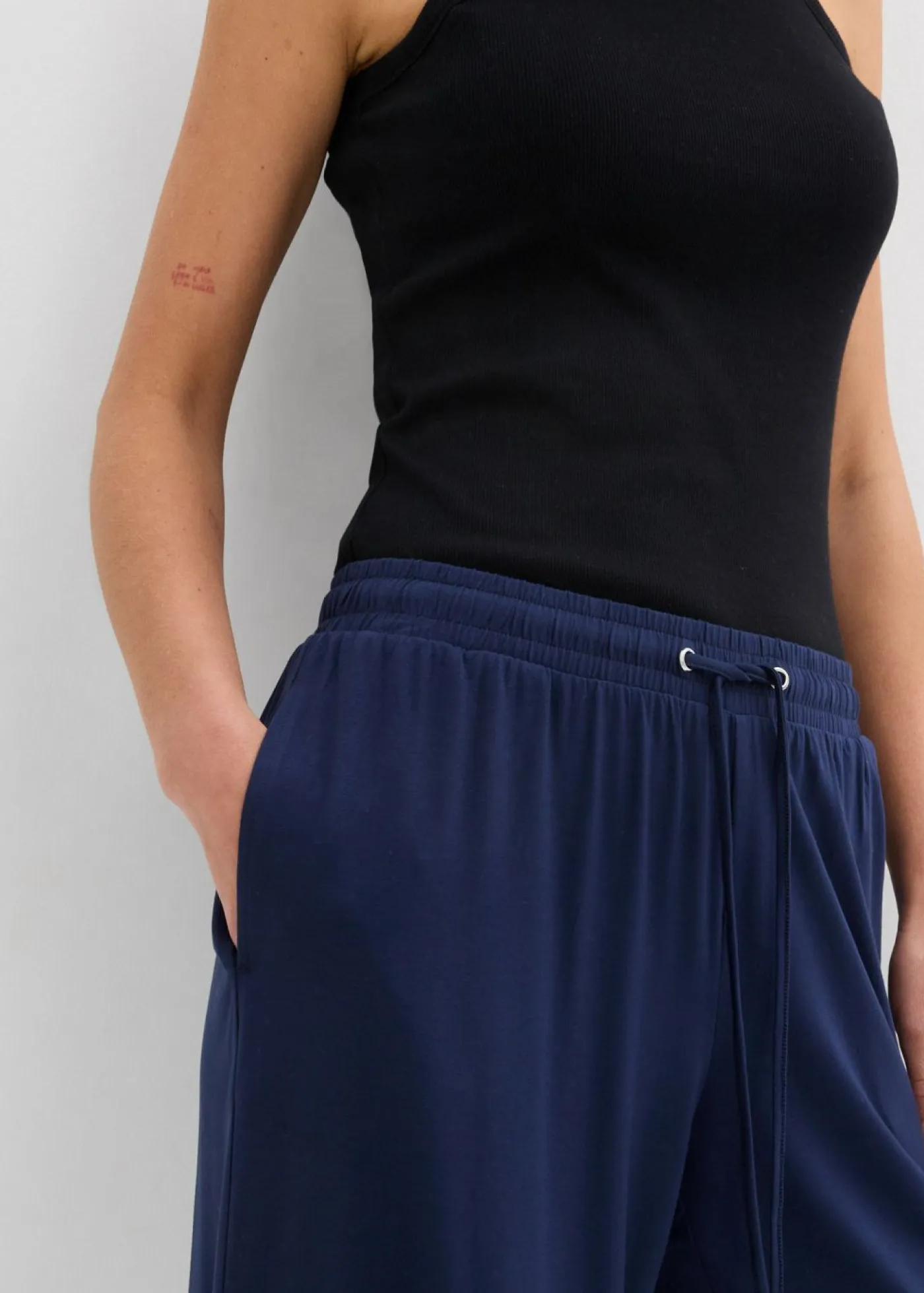 New Bermudas de punto de viscosa fluida Mujer Shorts|Básicos