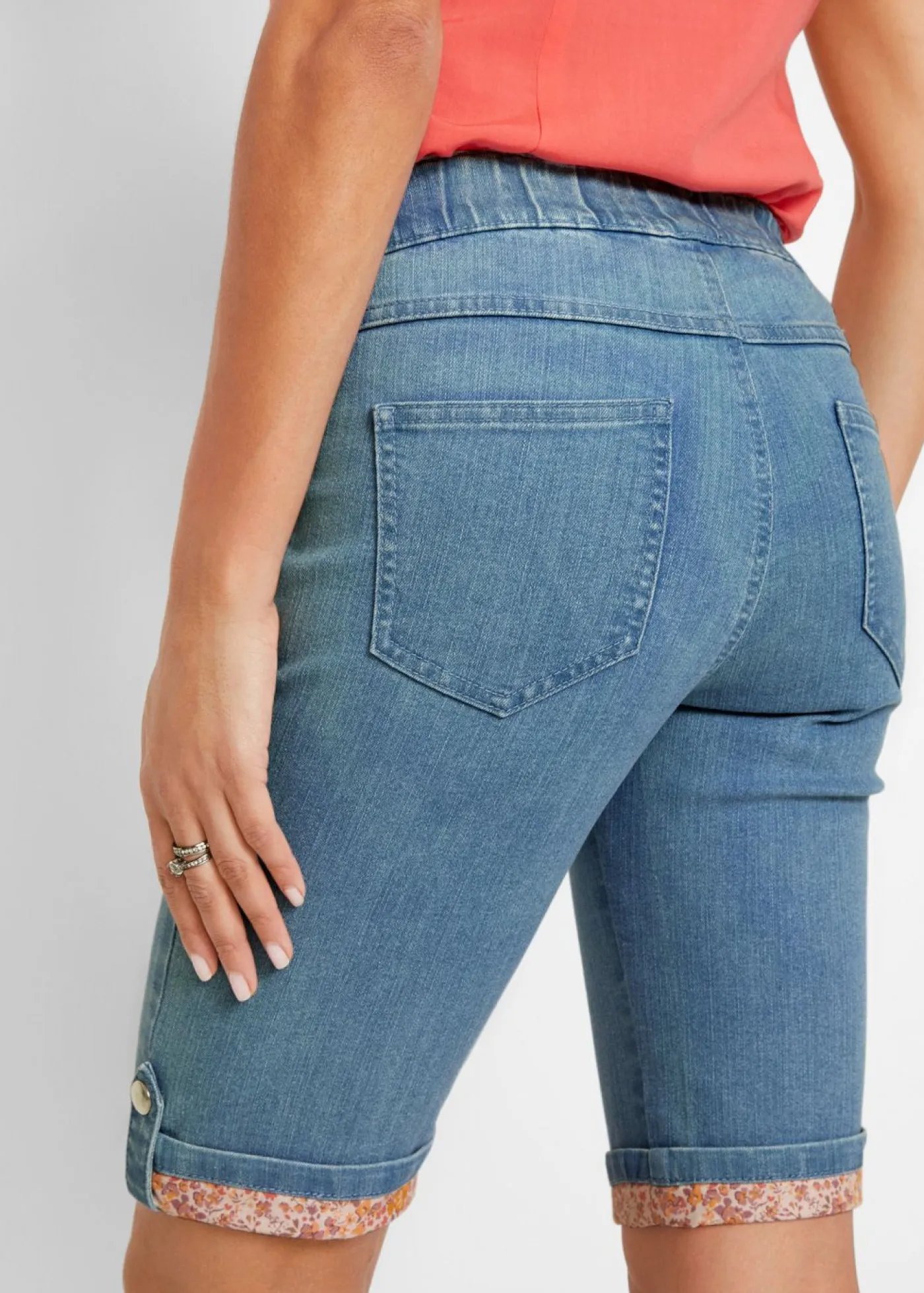 Hot Bermudas vaqueras con dobladillo de color Mujer Shorts