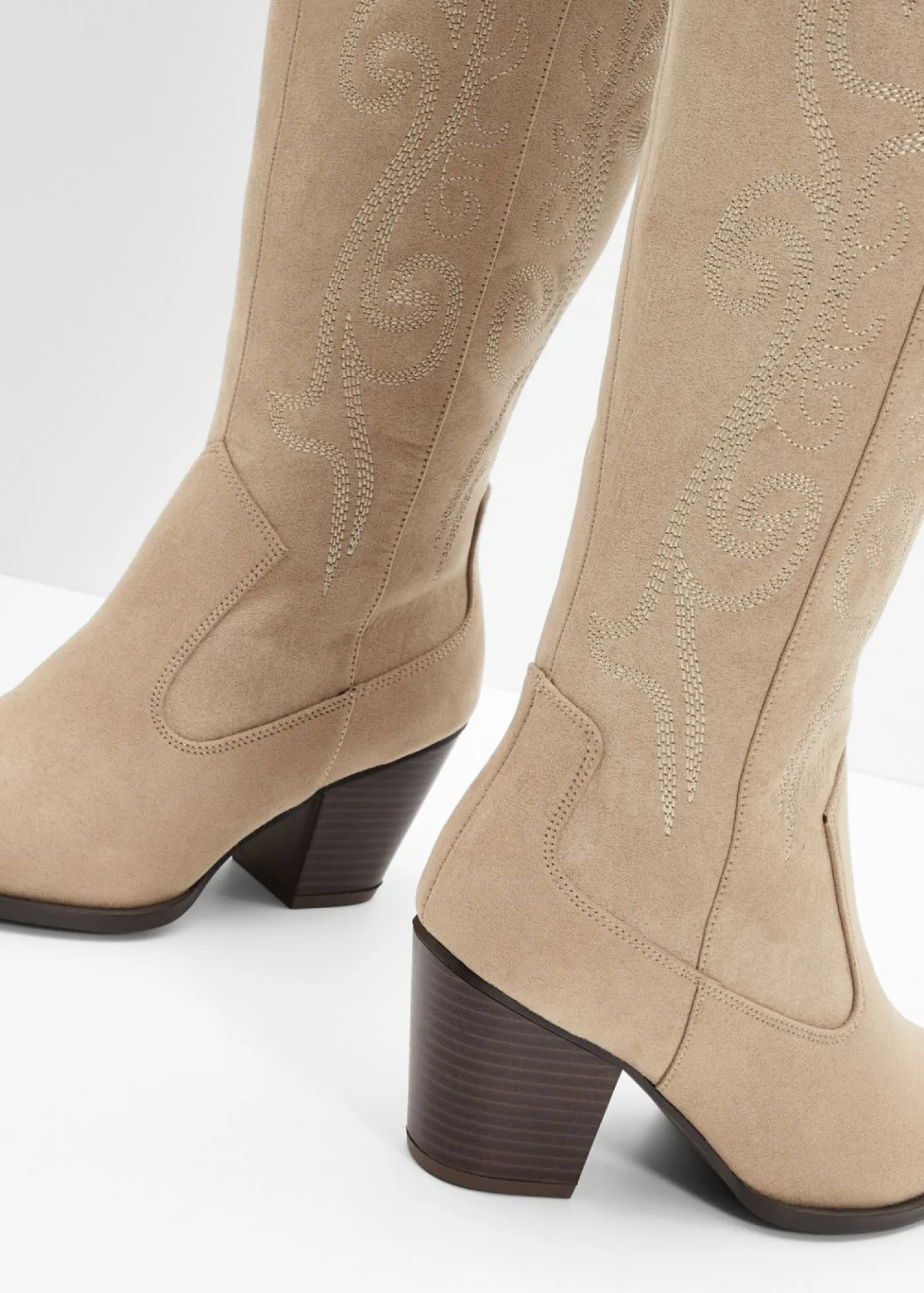 New Botas estilo cowboy con bordados Mujer Botas