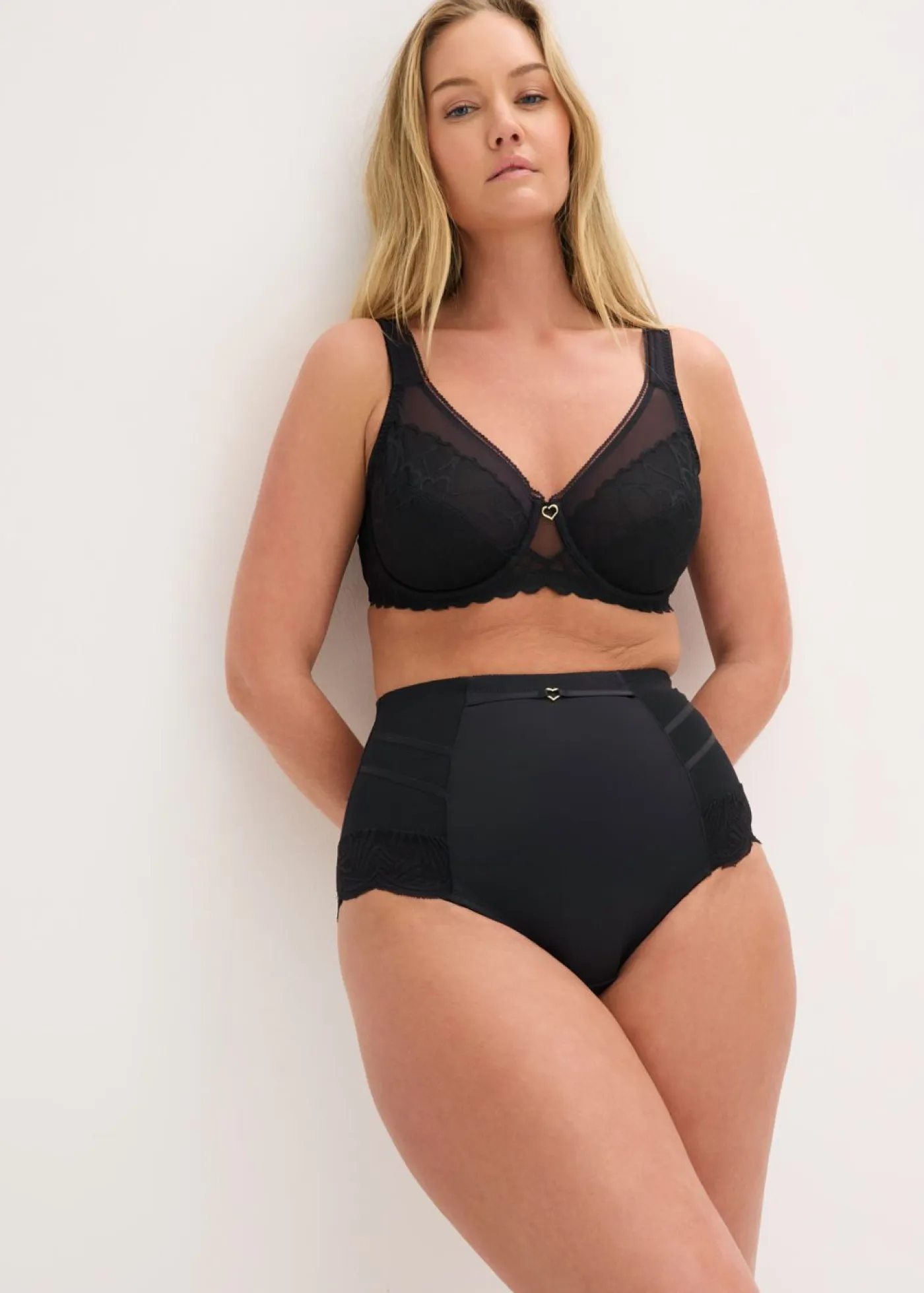 Sale Braguita con encaje y efecto moldeador medio Mujer Ropa Interior Moldeadora|Bragas