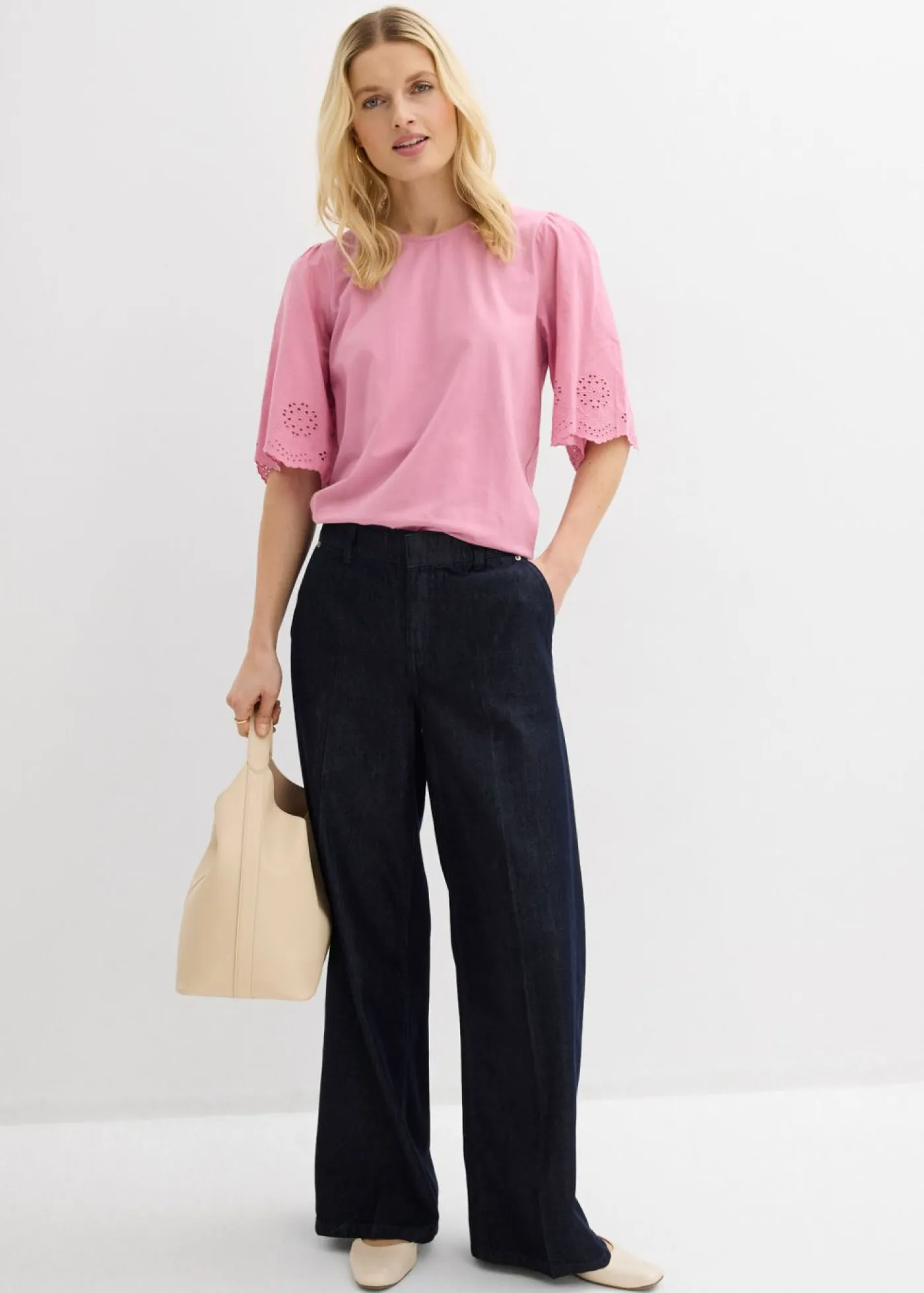 Camiseta con bordado calado Mujer Camisetas|Novedades
