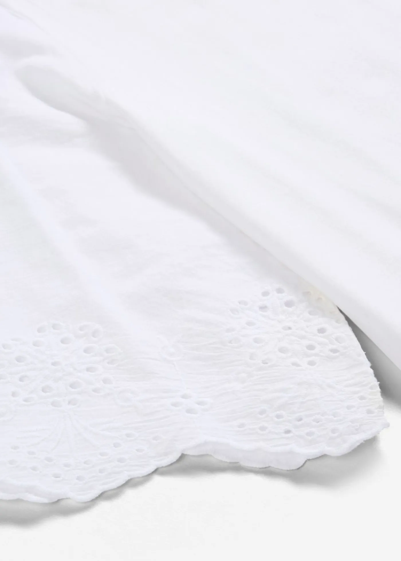 Camiseta con bordado calado Mujer Camisetas|Novedades