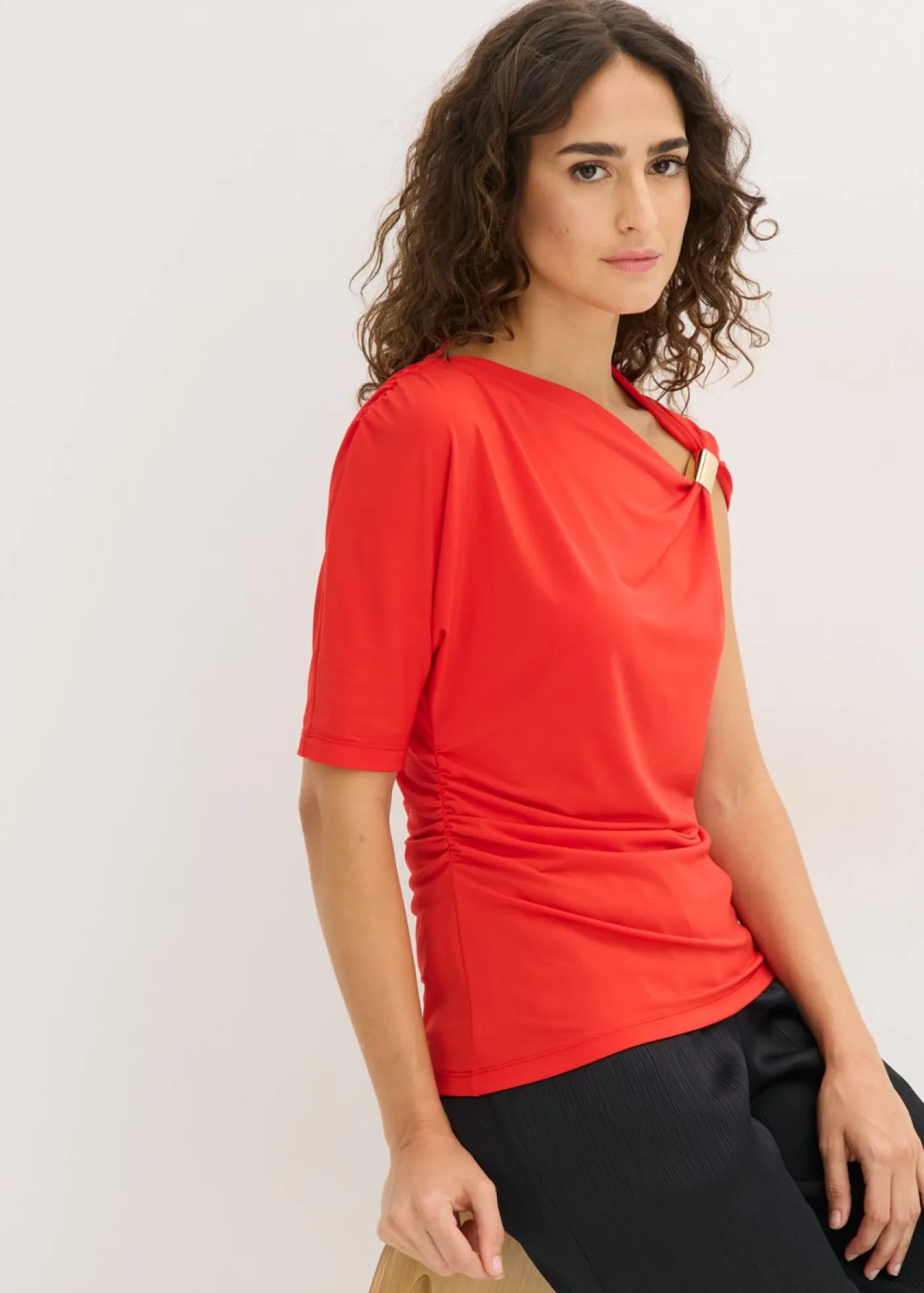 Hot Camiseta con escote asimétrico Mujer Camisetas