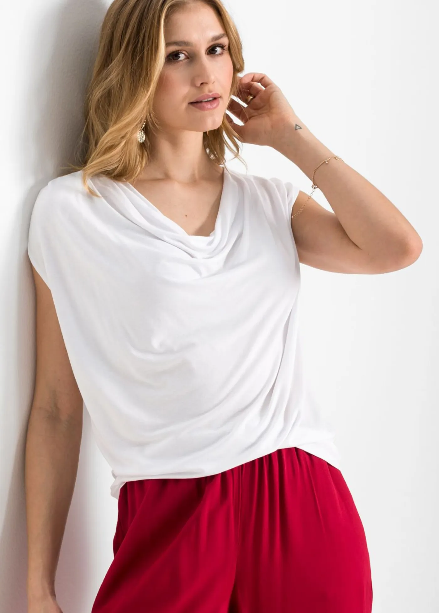 Camiseta de mezcla de viscosa con escote en cascada Mujer Camisetas