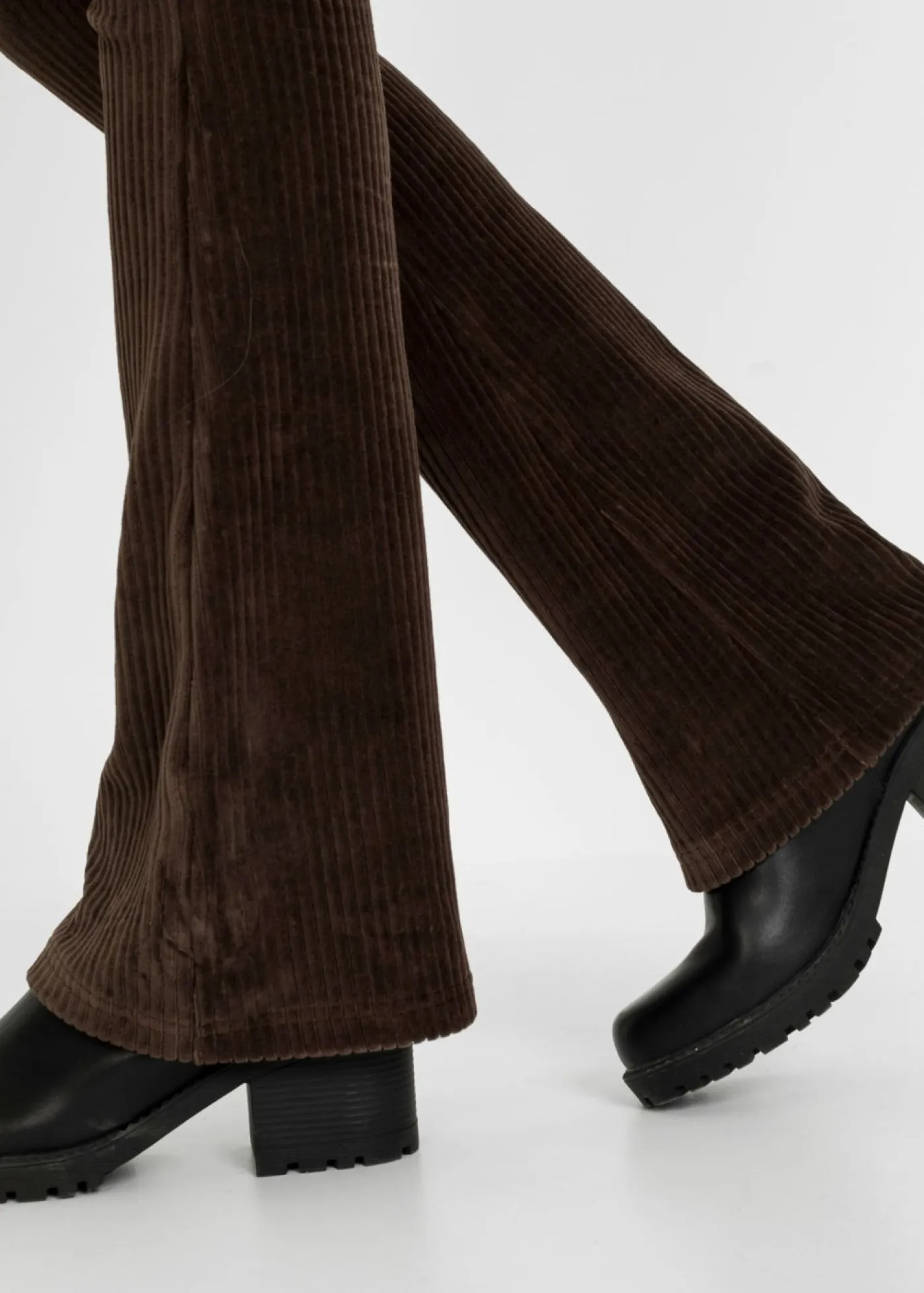 Leggings acampanados con aspecto de pana Mujer Pantalones
