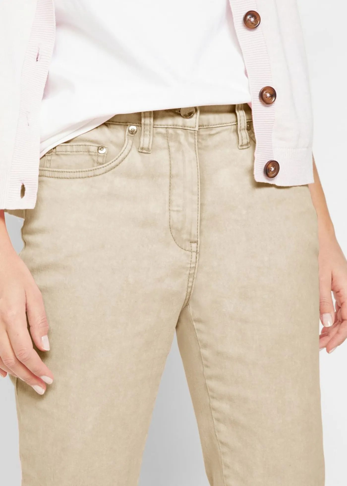 Sale Pantalón acortado de sarga con aspecto desgastado Mujer Pantalones