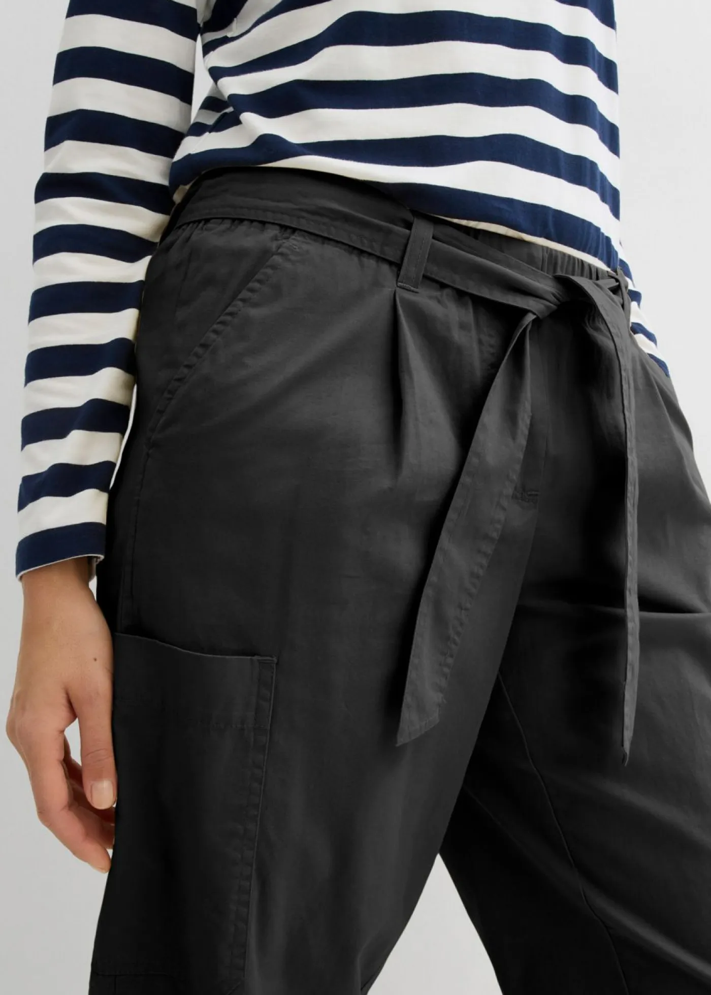 Sale Pantalón acortado tipo cargo Mujer Pantalones|Novedades