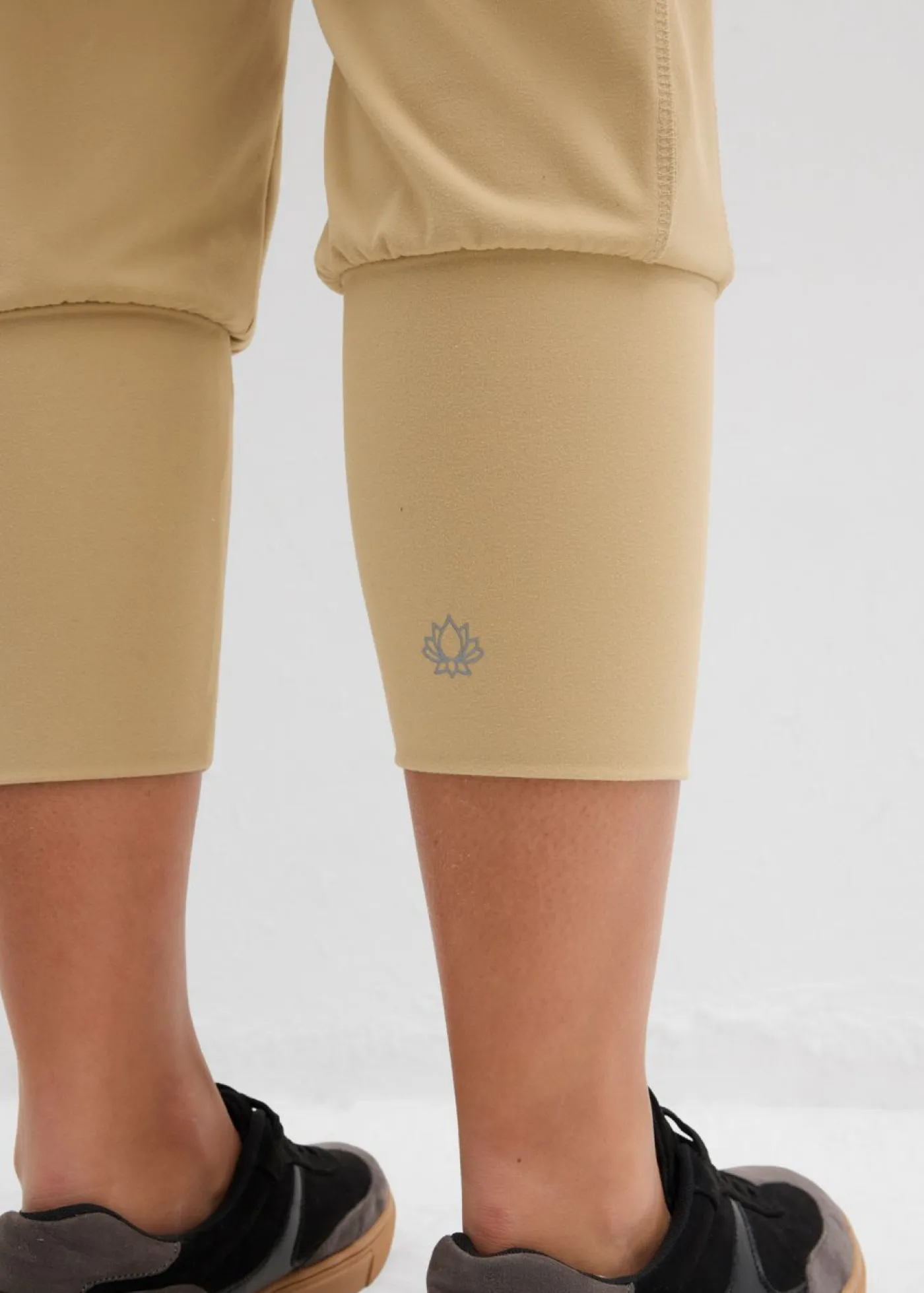 Pantalón capri de material suave Mujer Pantalones