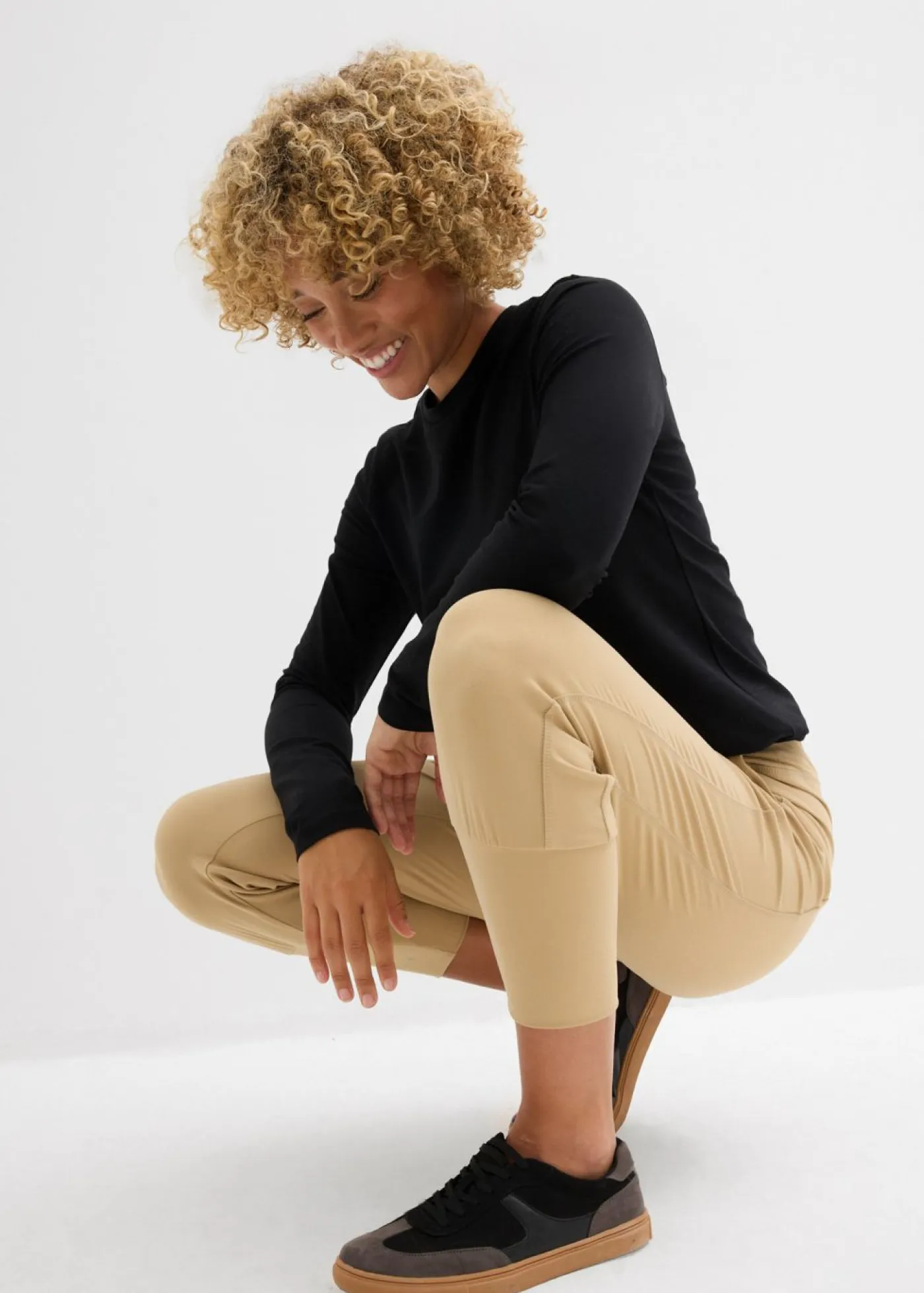 Pantalón capri de material suave Mujer Pantalones