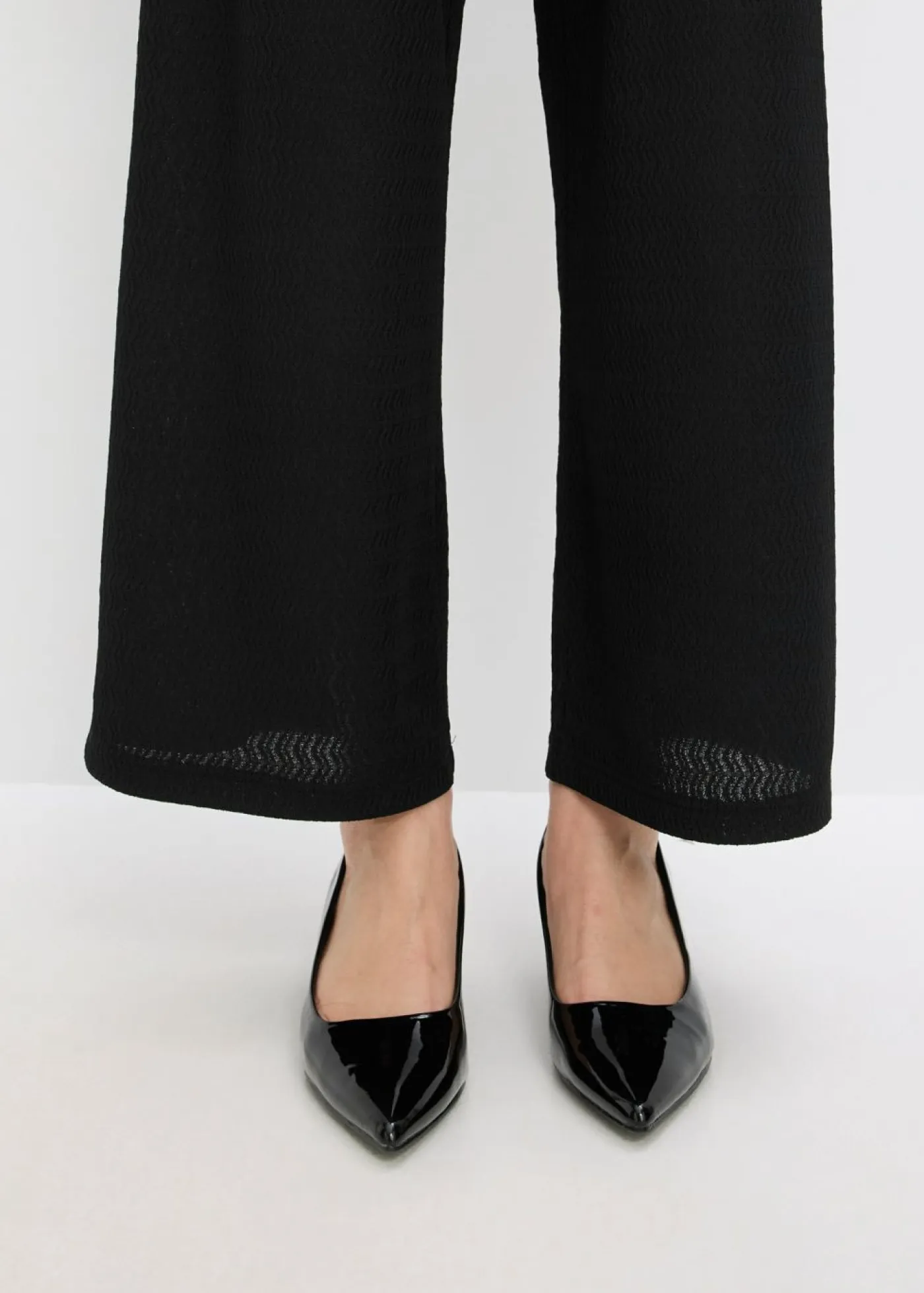 Sale Pantalón con aplicaciones de perlas de punto estructurado Mujer Pantalones