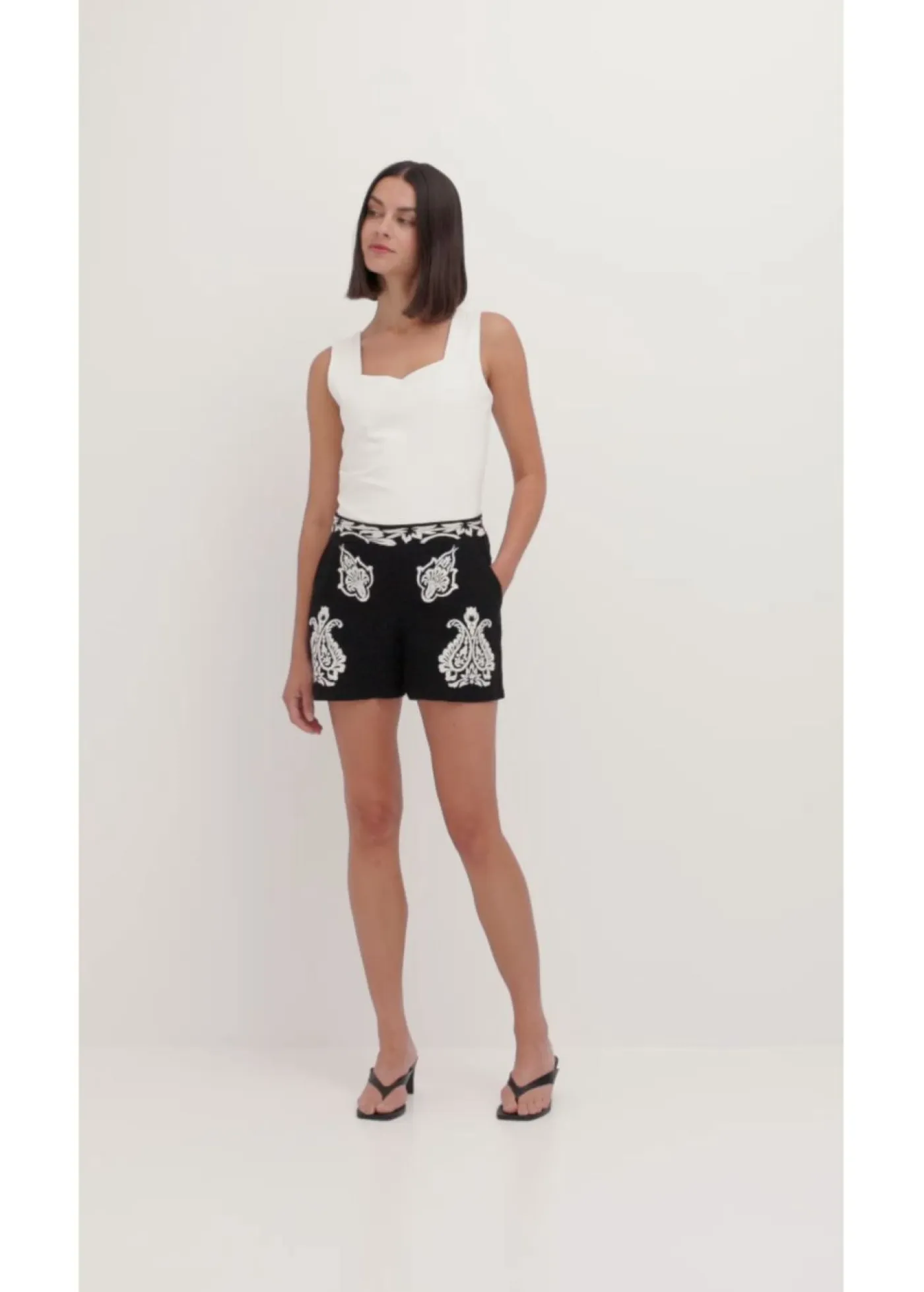 Clearance Pantalón corto con bordado de mezcla de viscosa suave Mujer Shorts|Pantalones