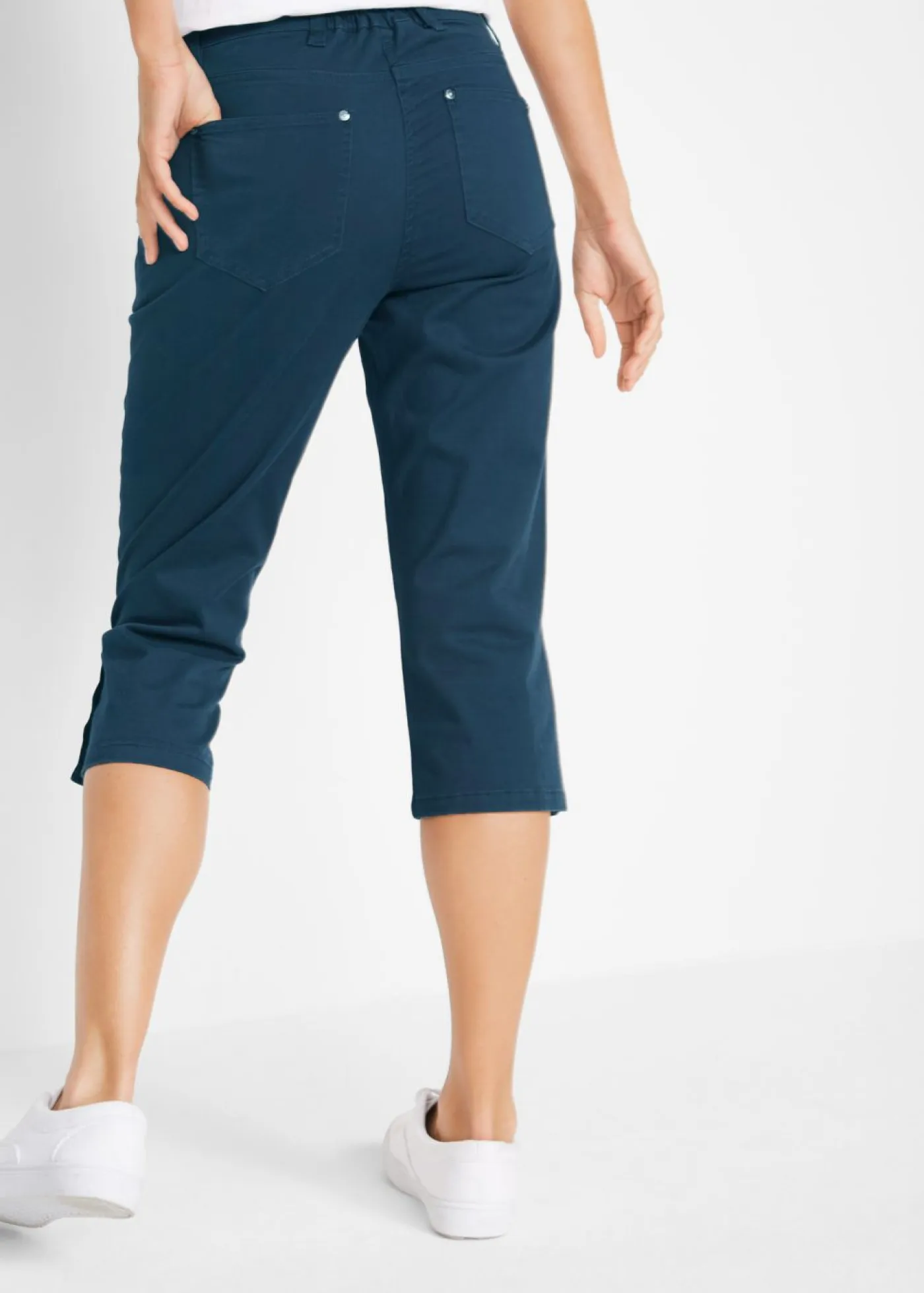 Pantalón de corte capri con cintura elástica y botones Mujer Pantalones