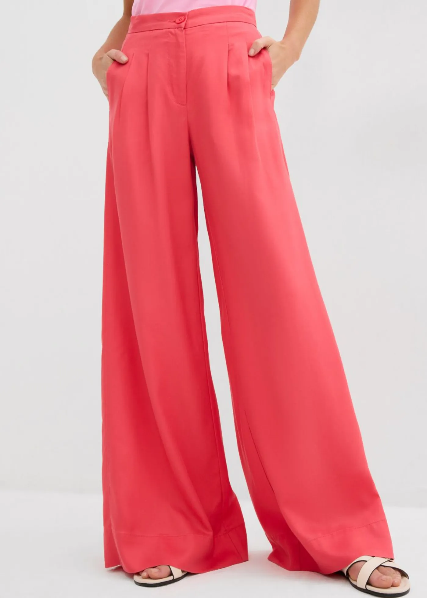 New Pantalón de pinzas de lyocell fluido Mujer Esenciales|Pantalones