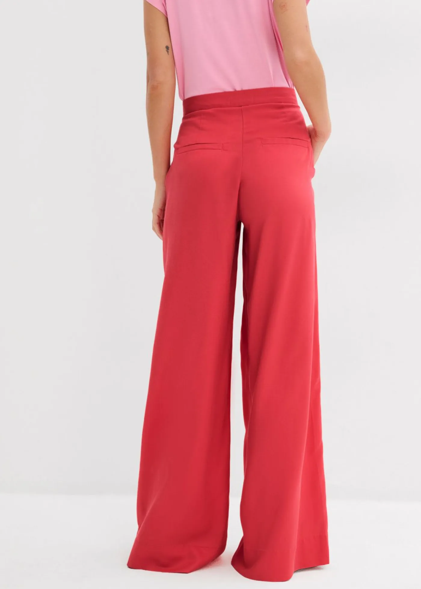 New Pantalón de pinzas de lyocell fluido Mujer Esenciales|Pantalones