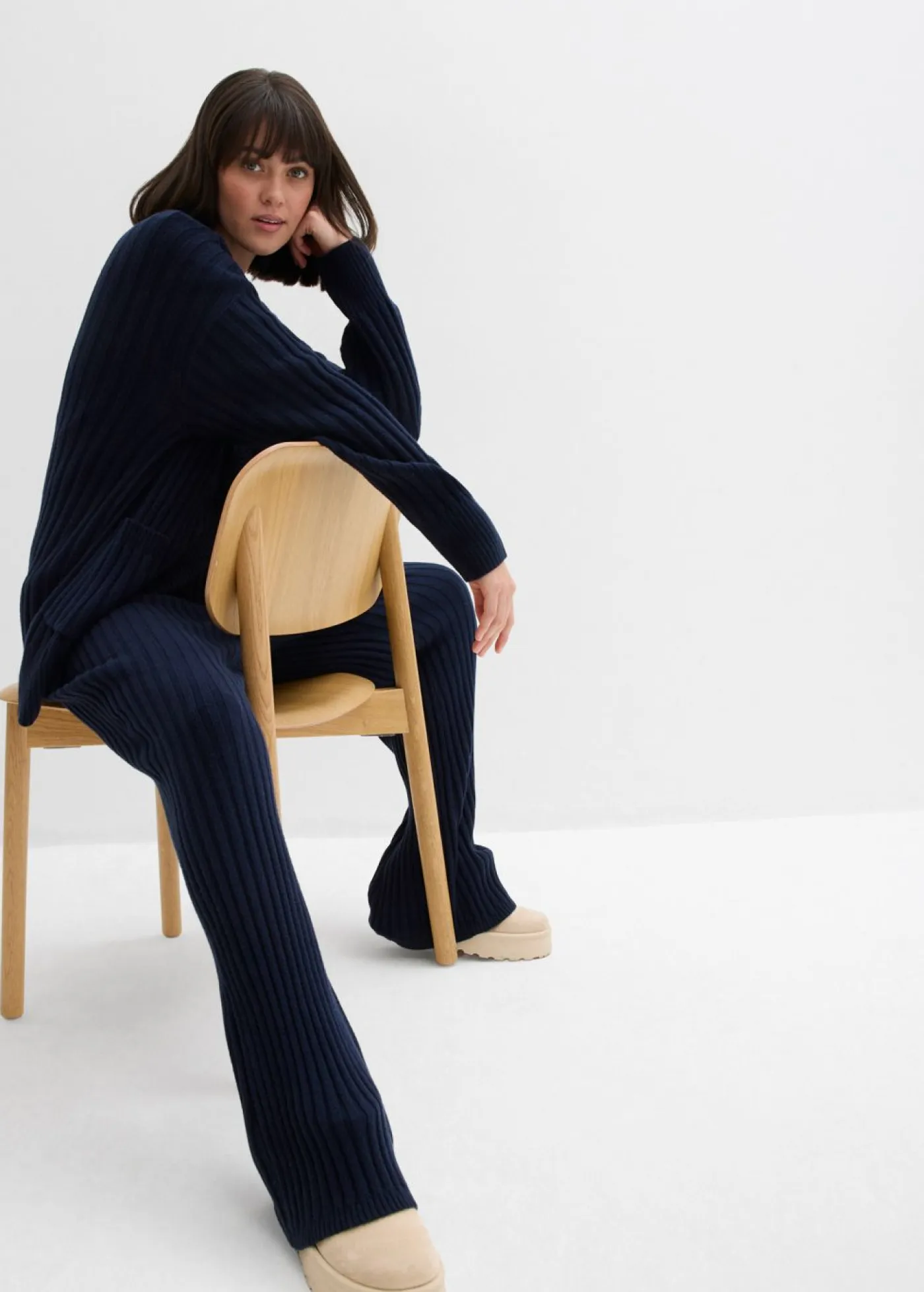 Sale Pantalón de punto de mezcla de viscosa suave Mujer Pantalones
