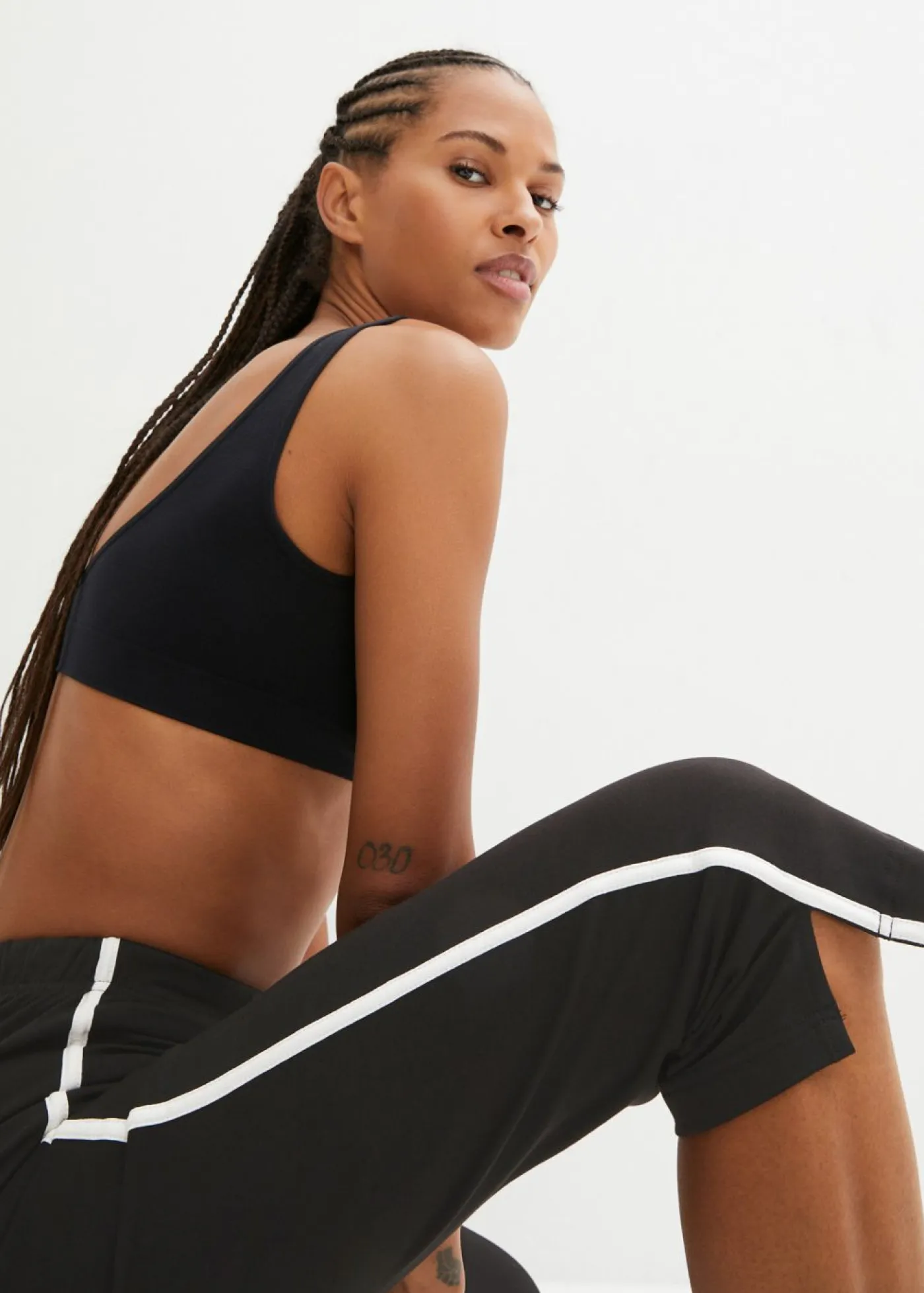 Pantalón deportivo capri Mujer Básicos|Ropa Deportiva