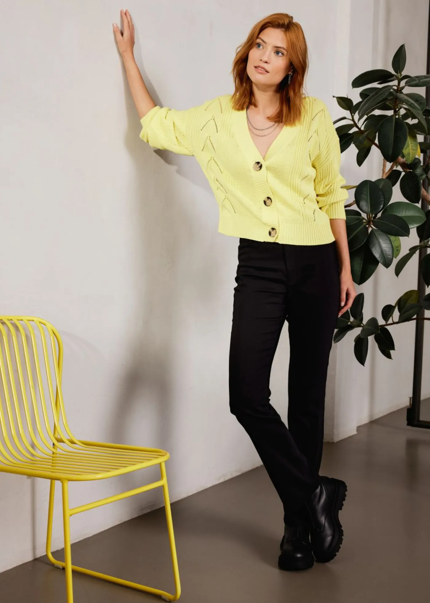 Outlet Pantalón elástico con cinturón Mujer Pantalones