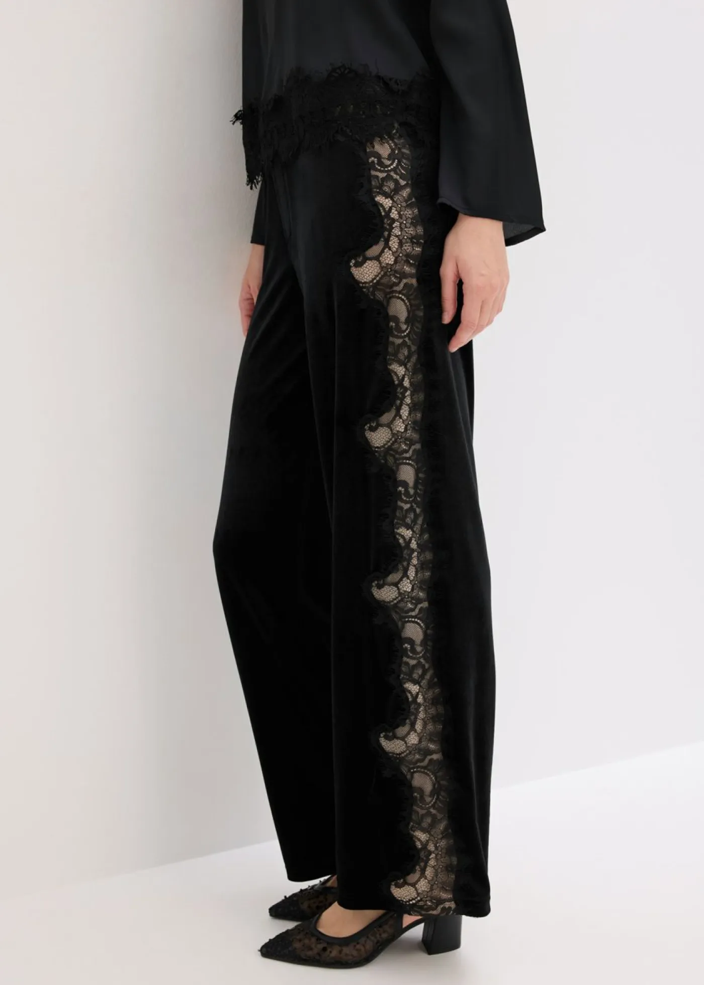 Online Pantalón Marlene de terciopelo suave con inserción de encaje Mujer Pantalones