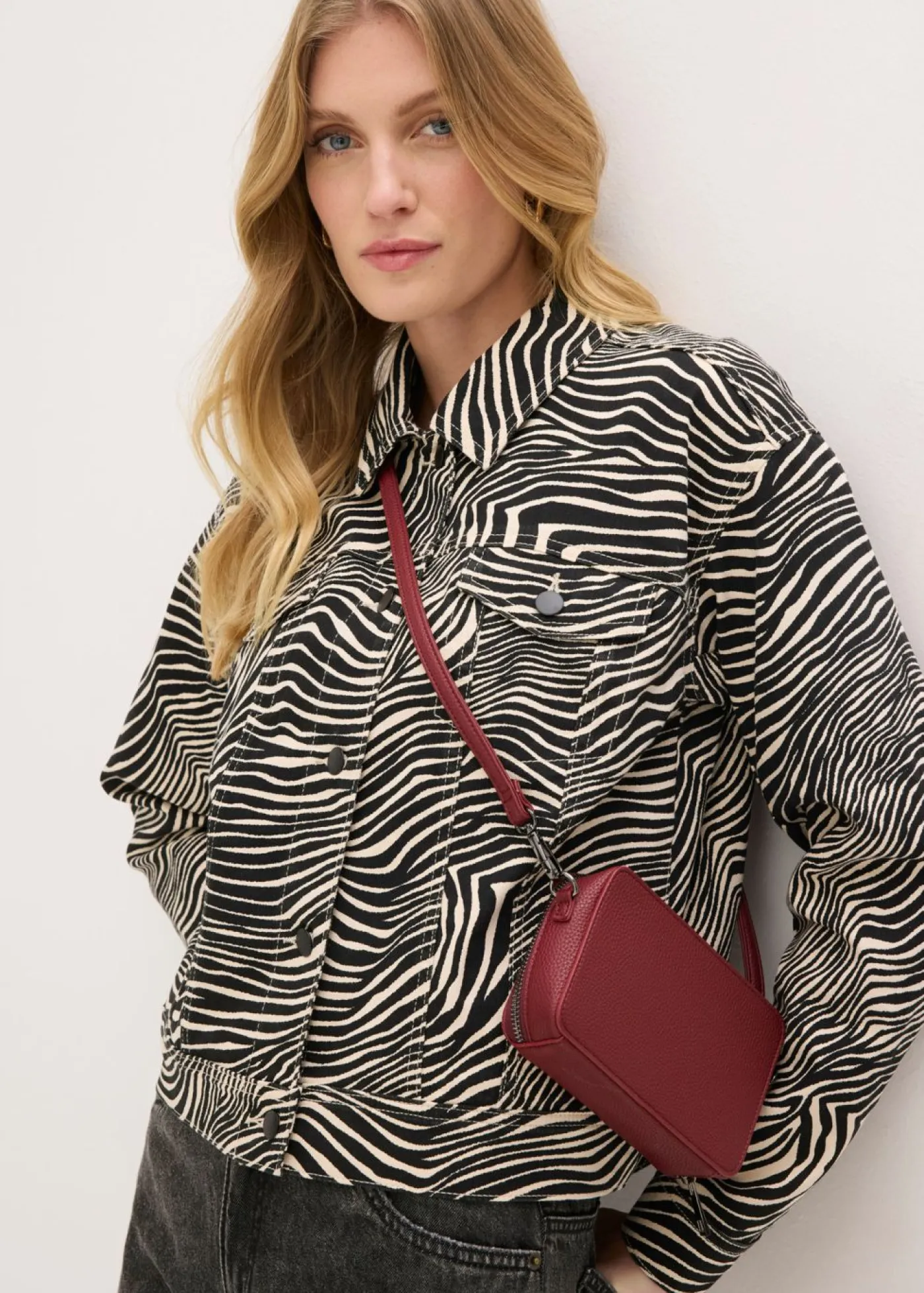 Sale Pequeño bolso estilo bandolera con correa desmontable Mujer Complementos Temáticos·Accesorios Veganos|Complementos Temáticos·Accesorios Elegantes