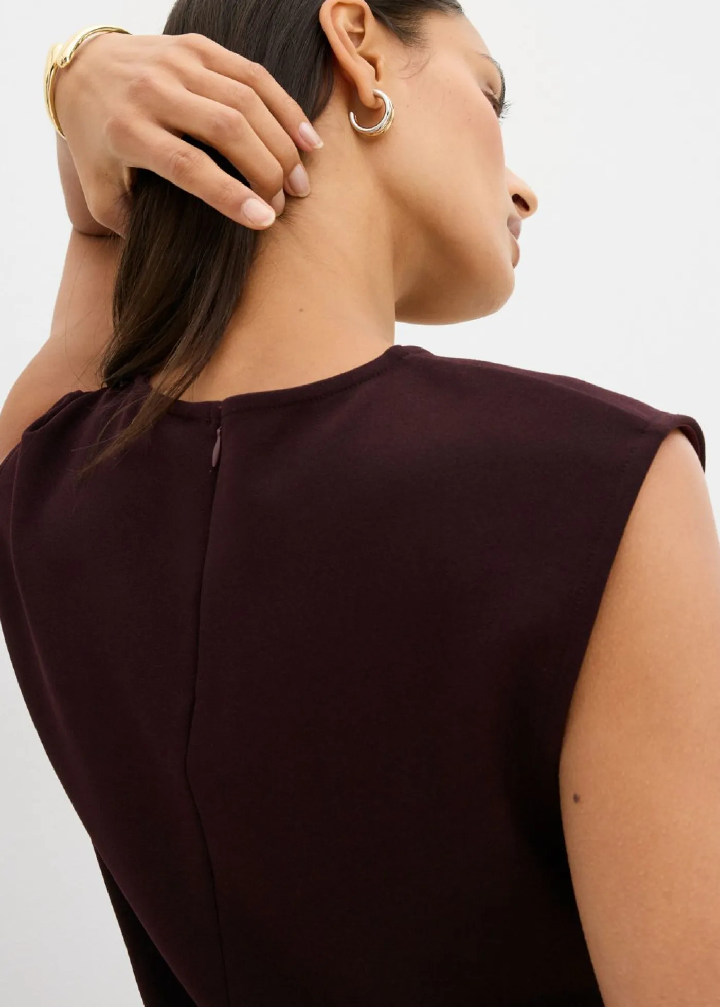Top de crepé con hebilla decorativa Mujer Esenciales|Camisetas
