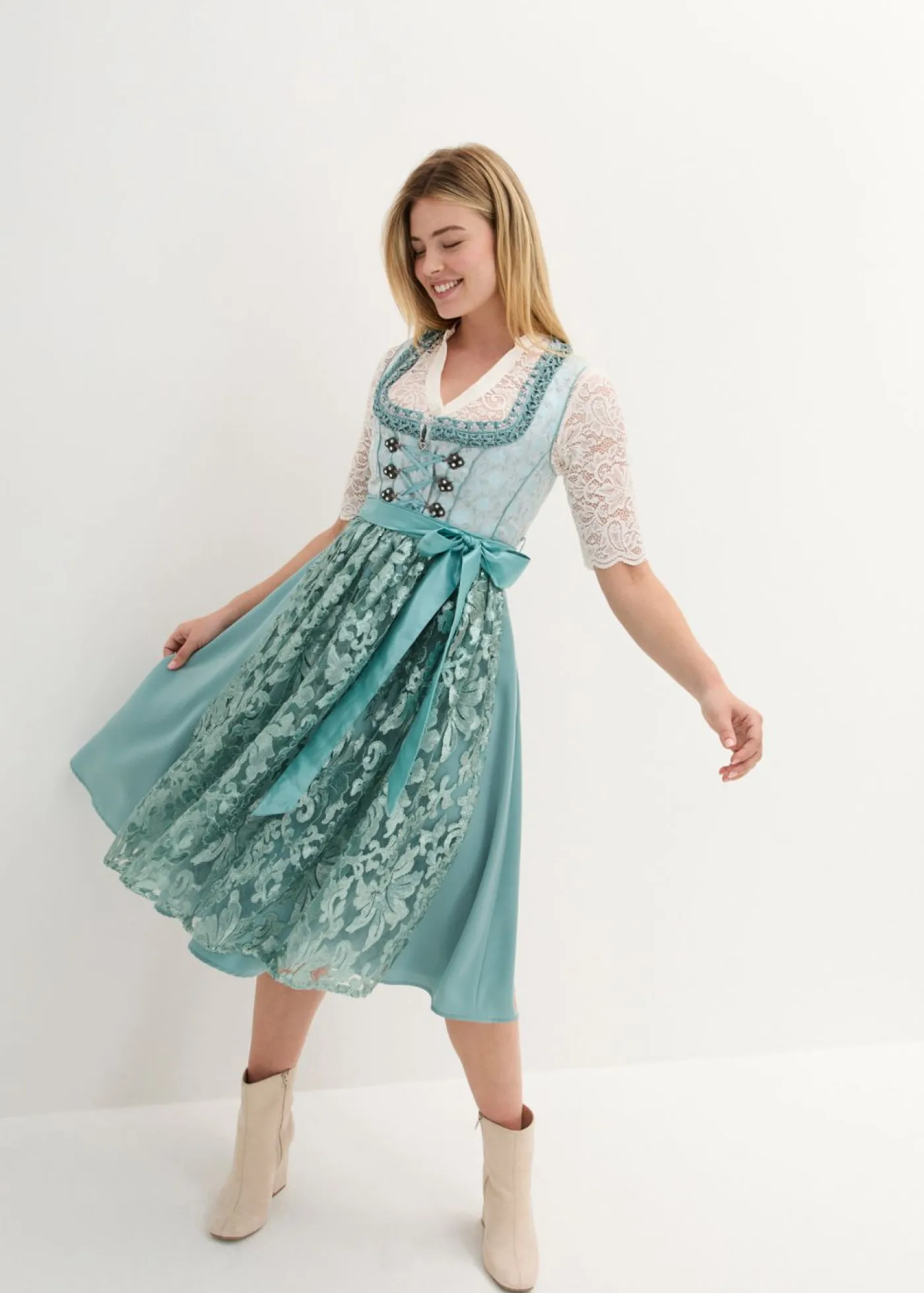 Traje tirolés y delantal (2 piezas) Mujer Vestidos