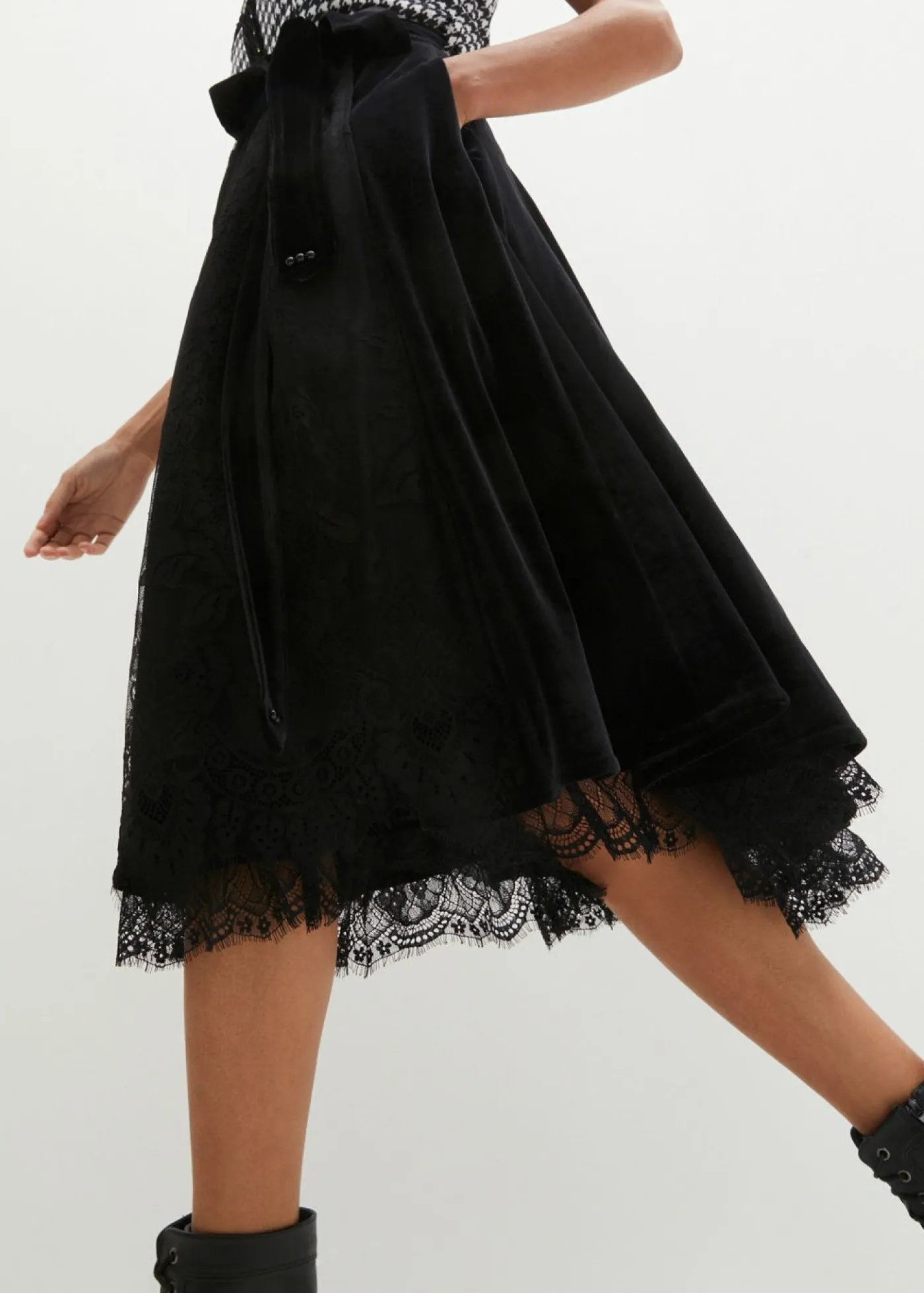 Traje tirolés y delantal (2 piezas) Mujer Vestidos