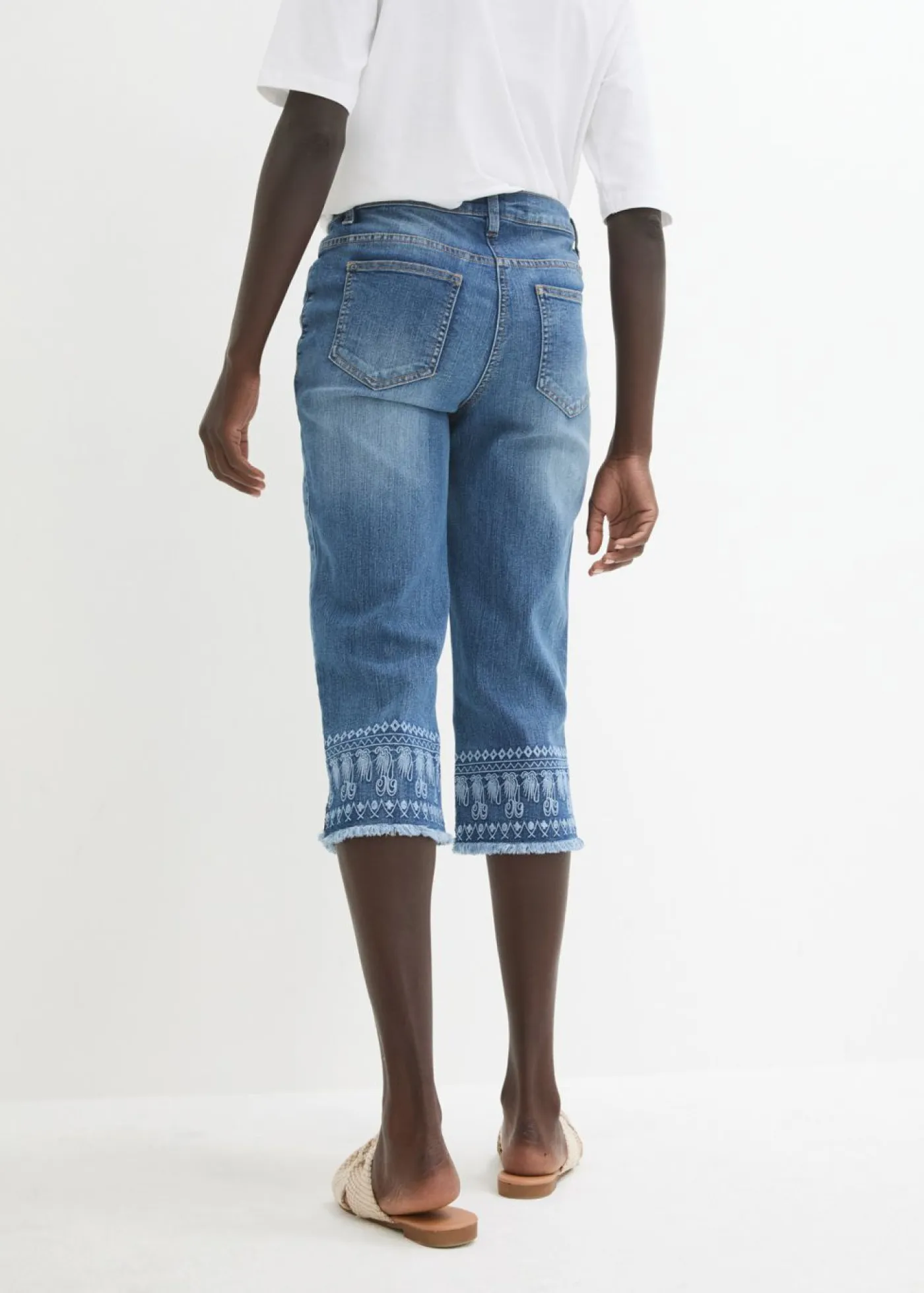 Discount Vaqueros capri con bordado Mujer Vaqueros