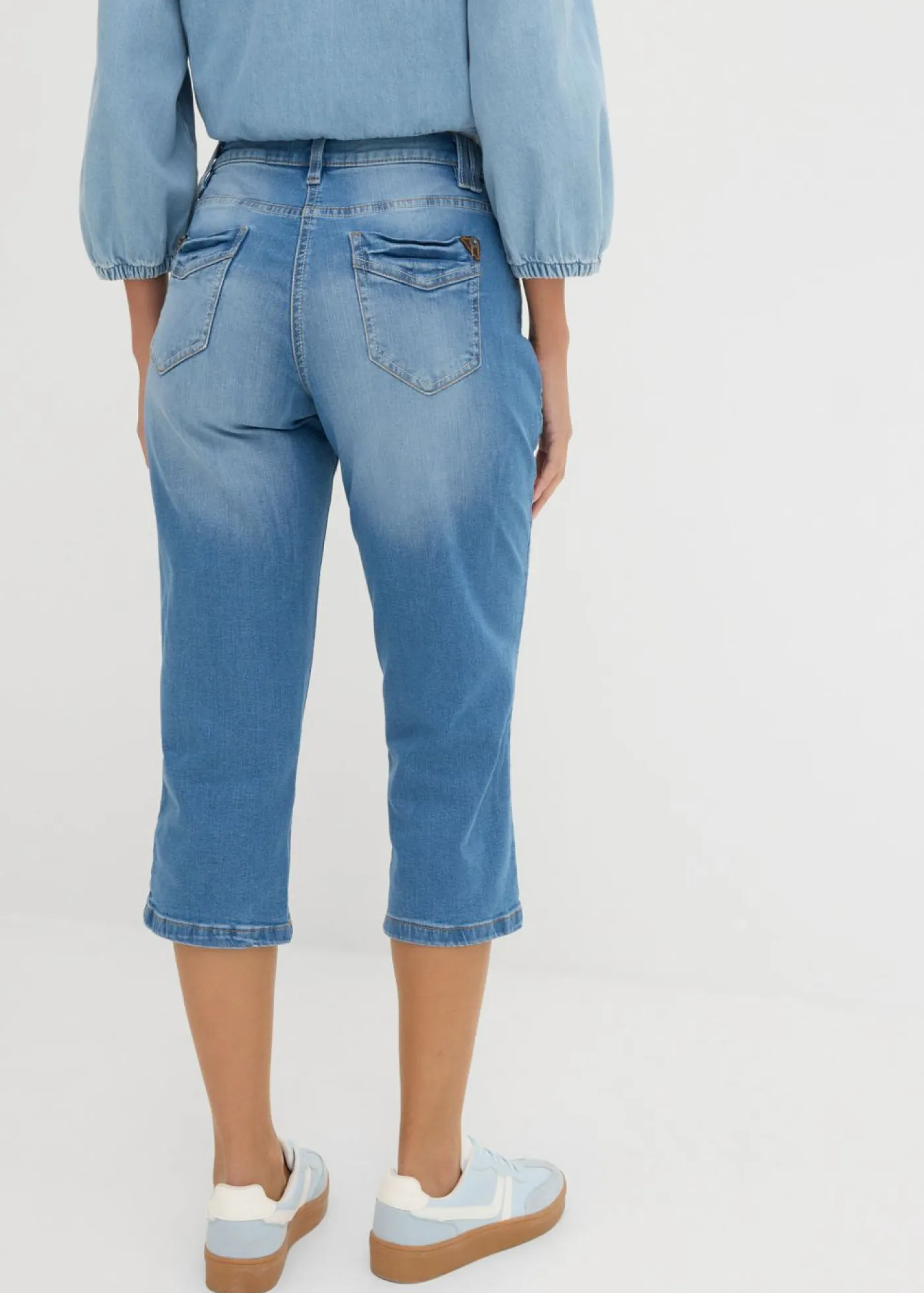 Outlet Vaqueros capri con corte ajustado y talle medio Mujer Vaqueros