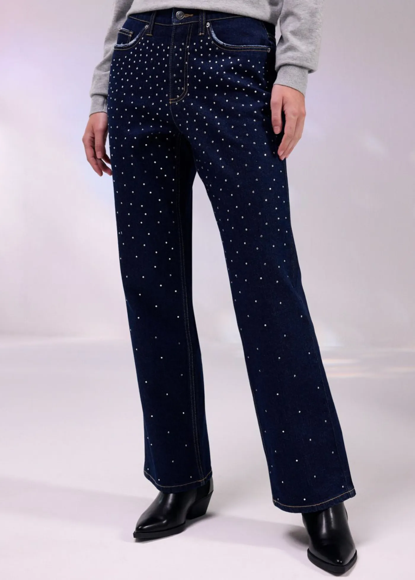 Clearance Vaqueros straight, mid waist, con piedras brillantes Mujer Vaqueros