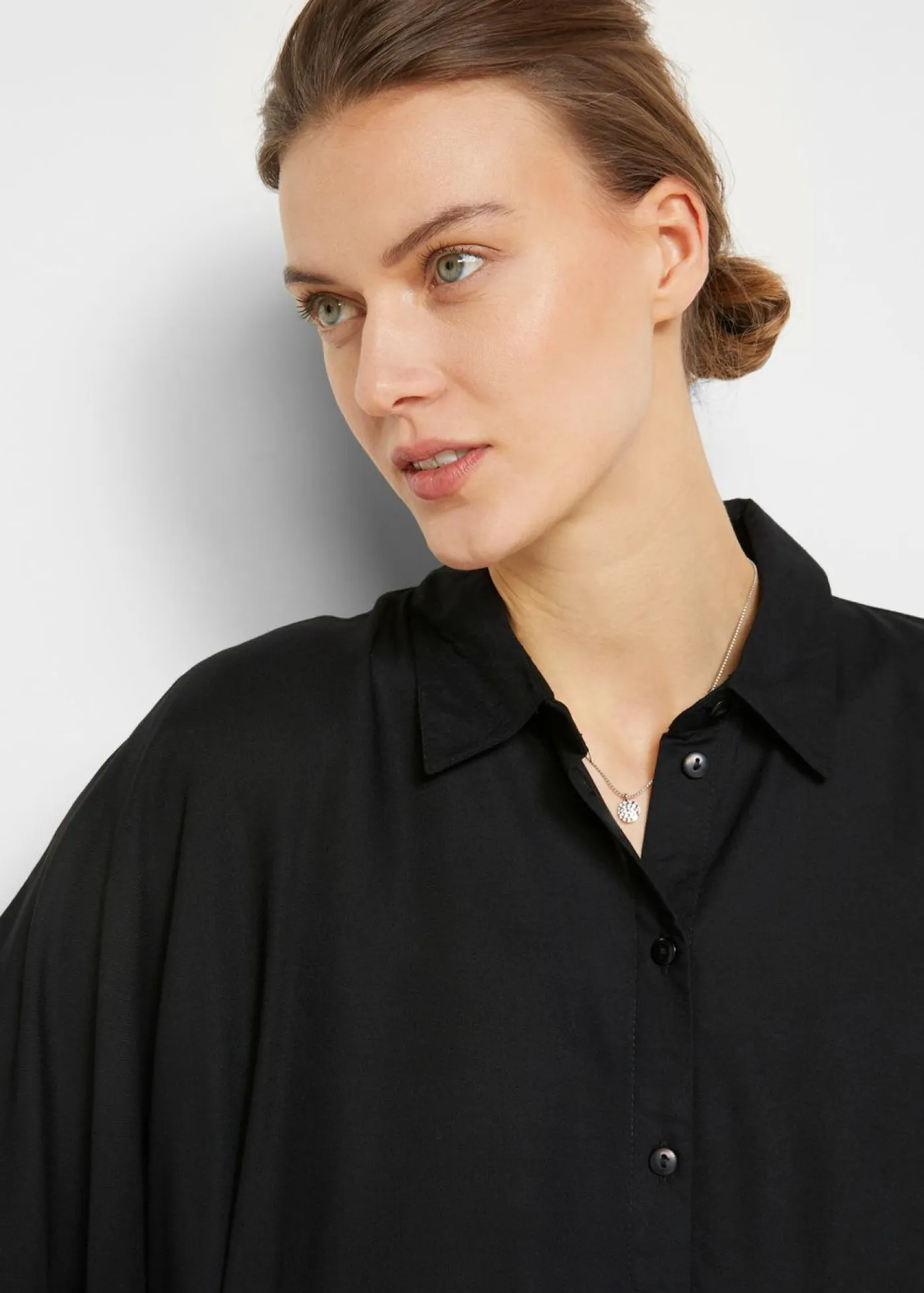 Vestido camisero de viscosa fina Mujer Esenciales|Vestidos