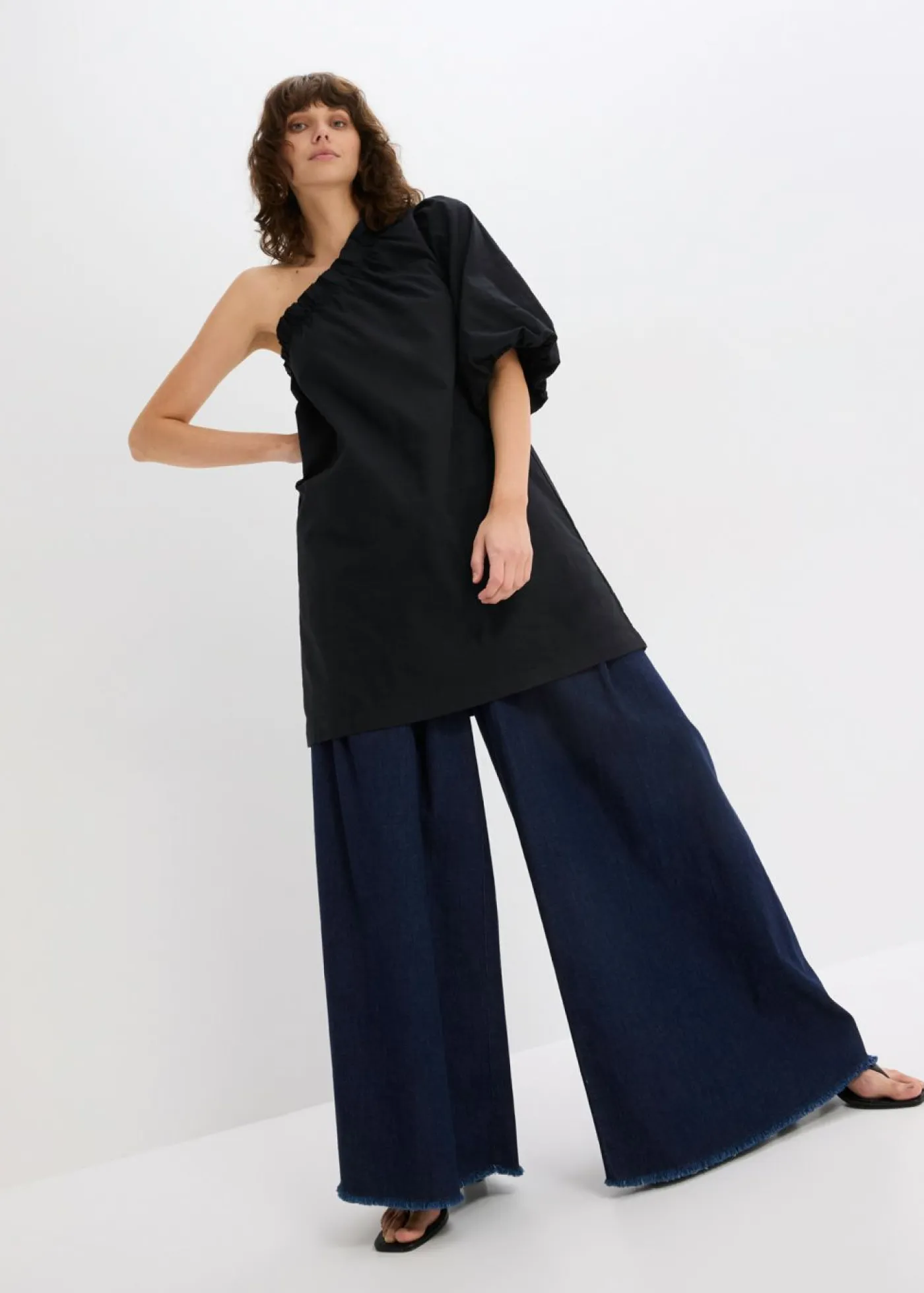 Vestido de algodón con un hombro al descubierto Mujer Vestidos