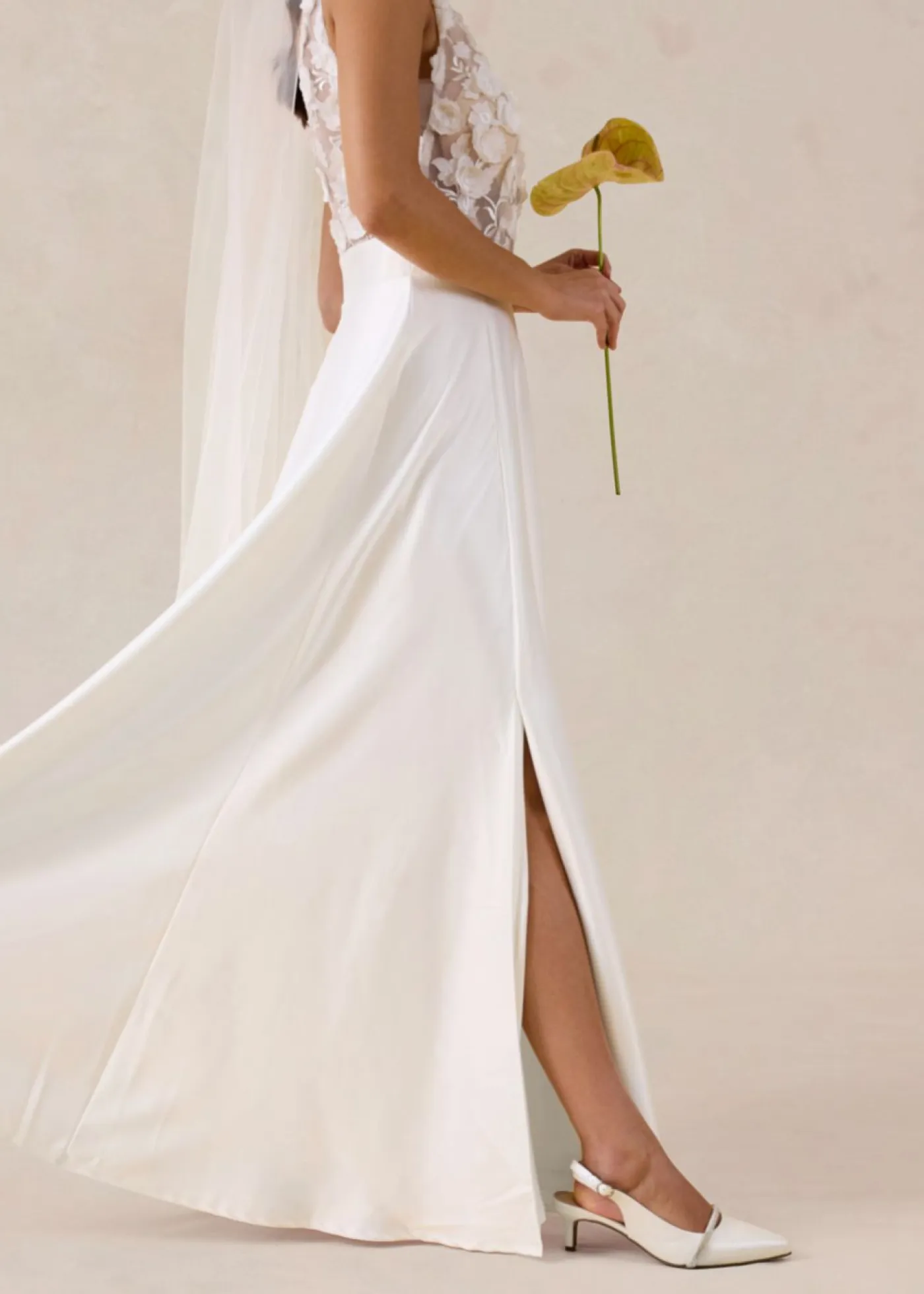 Discount Vestido de novia de satén brillante con aplicaciones de flores Mujer Vestidos