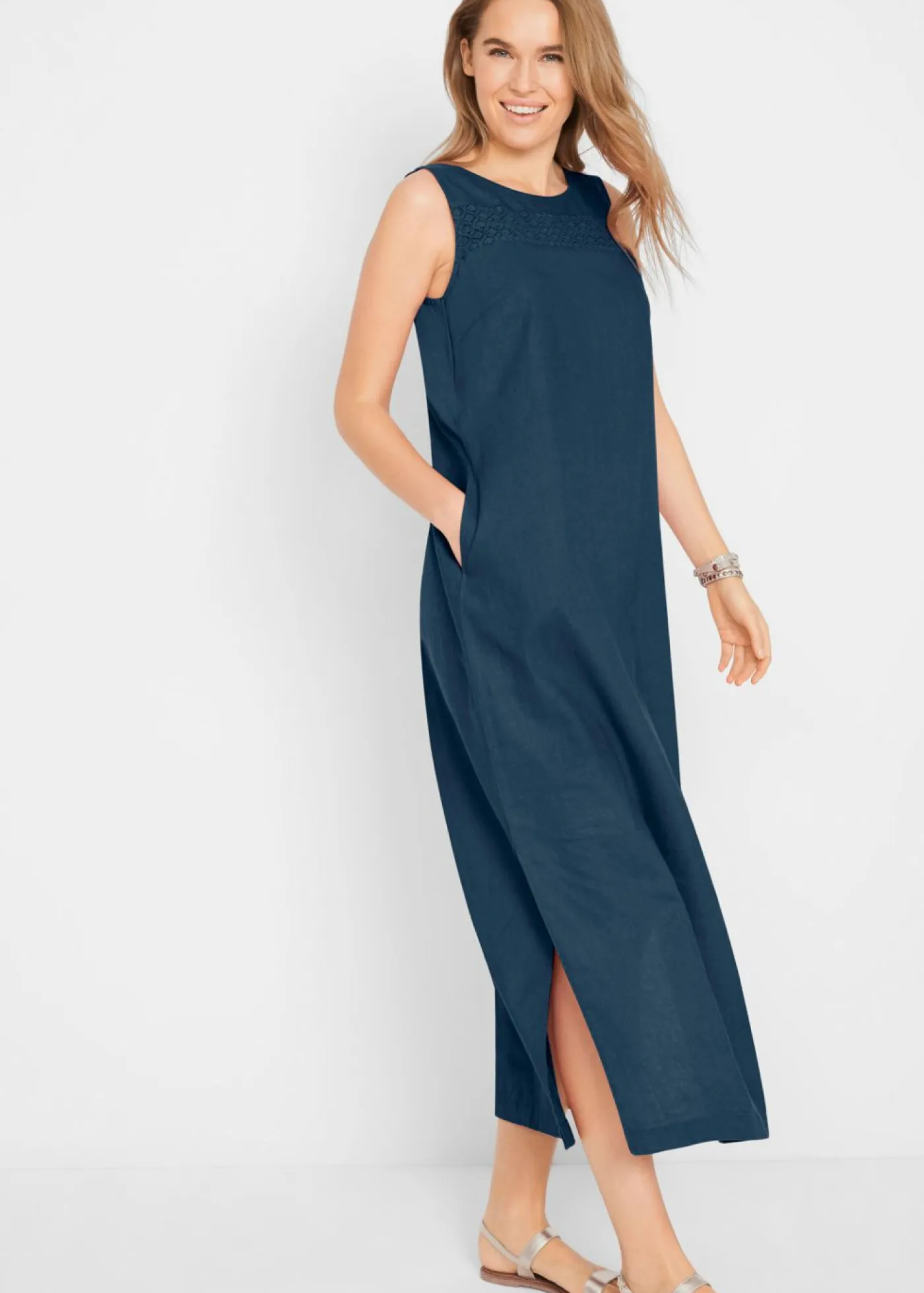 Sale Vestido largo de lino con motivo perforado en el escote y abertura lateral Mujer Vestidos