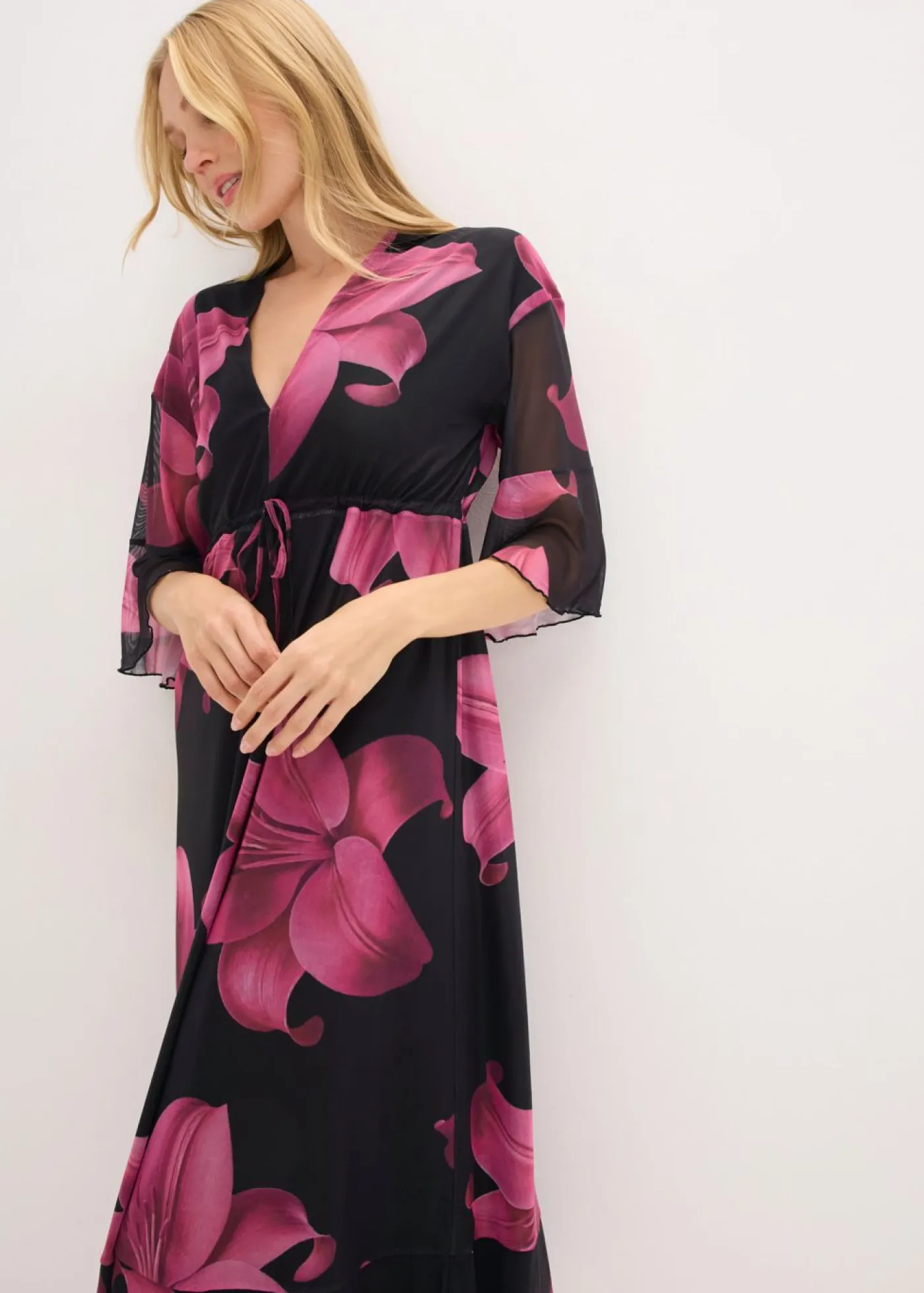 Outlet Vestido midi con escote pronunciado Mujer Vestidos|Novedades