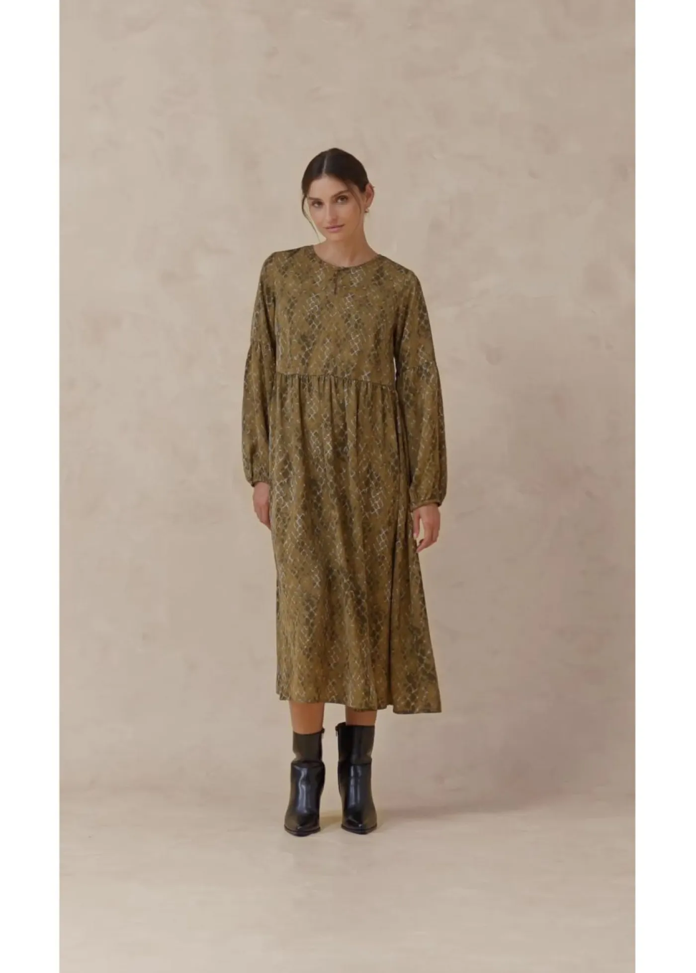 Sale Vestido midi de satén fluido Mujer Vestidos